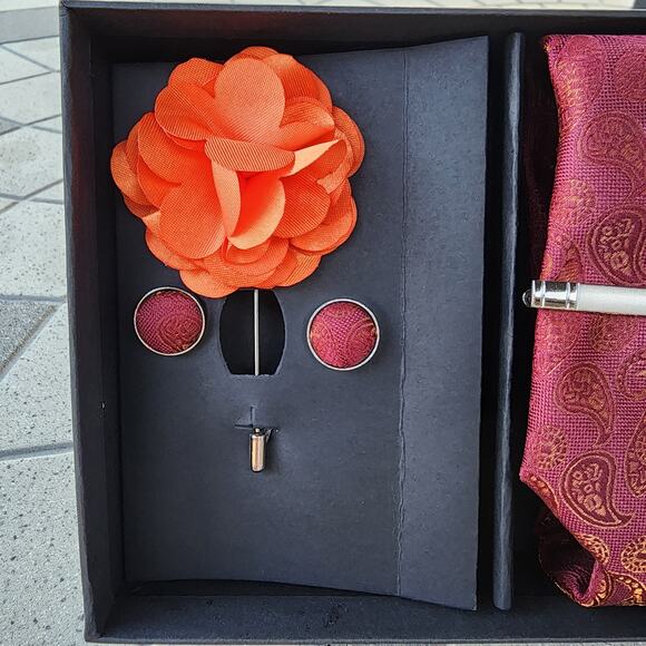 Jemygins Burgundy Paisley Tie Lapel Pin Cufflinks Tie Clip 4 Piece Set - Picture 5 of 8
